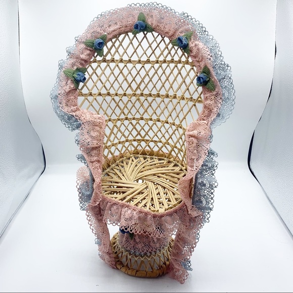 Peacock Chair Mini Vintage Decor - Picture 2 of 12